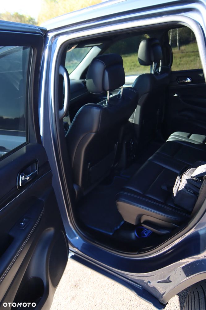 Jeep Grand Cherokee - 21