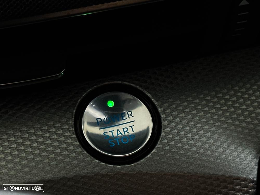 Ford Mustang Mach-E Standard - 43