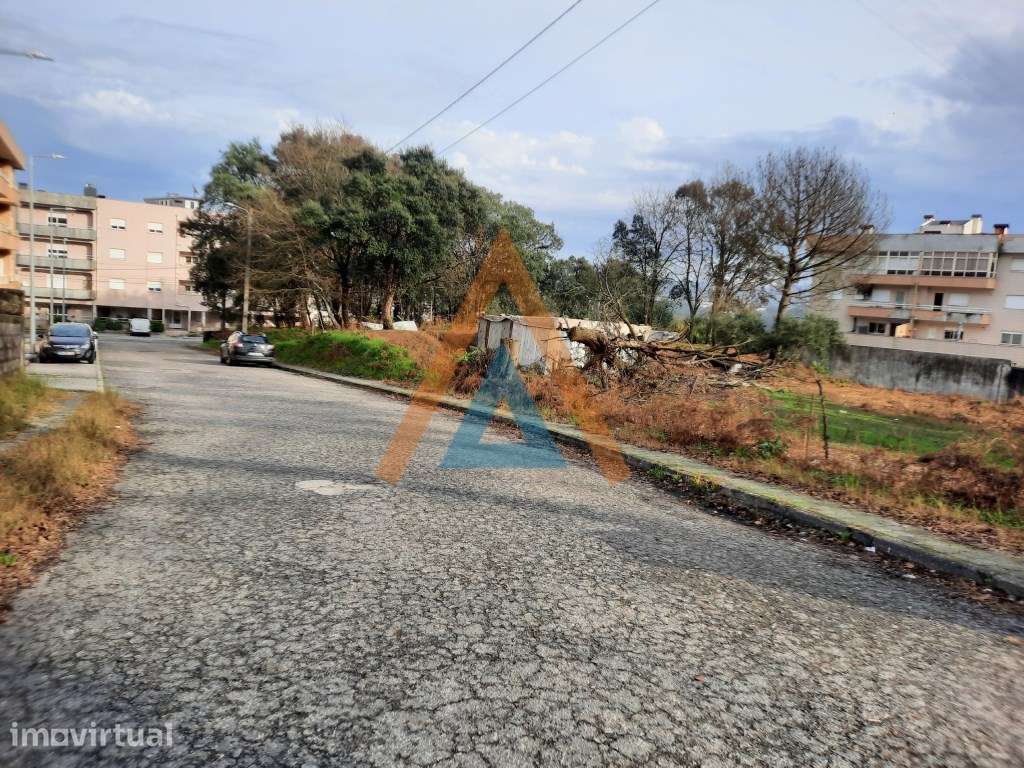 Terreno no centro da Vila de Cucujães - Grande imagem: 3/9
