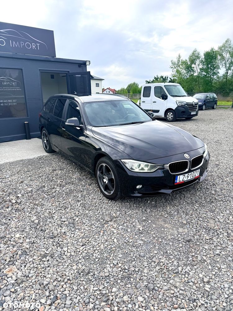 BMW Seria 3 330d xDrive Sport-Aut - 2