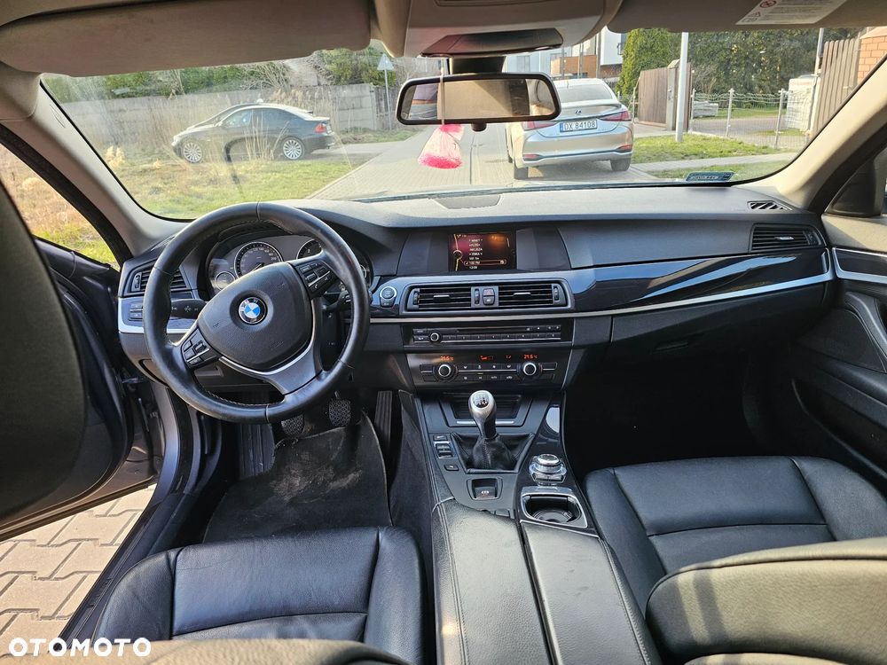 BMW Seria 5 518d Luxury Line - 12