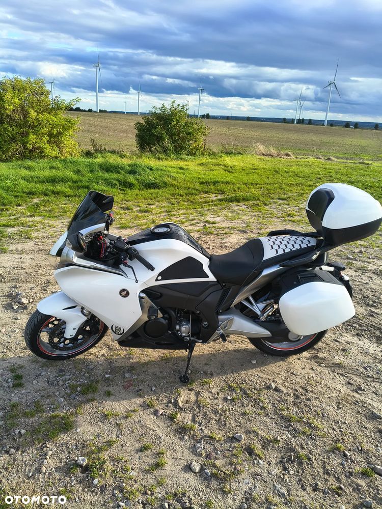 Honda VFR - 4