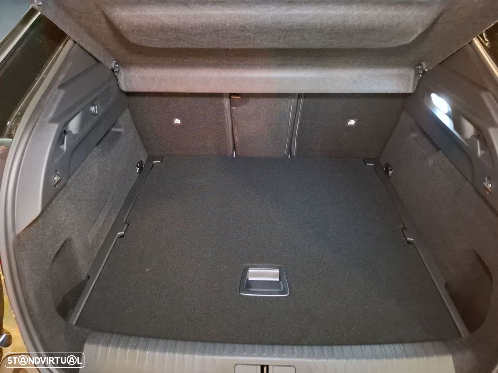 Peugeot 3008 1.2 Hybrid Allure e-DCS6 - 24