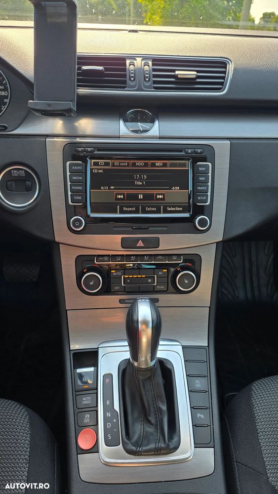 Volkswagen Passat 2.0 TDI DSG Trendline - 11