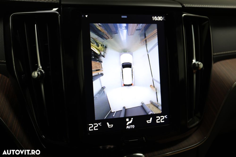 Volvo XC 60 D5 AWD Geartronic Inscription - 37