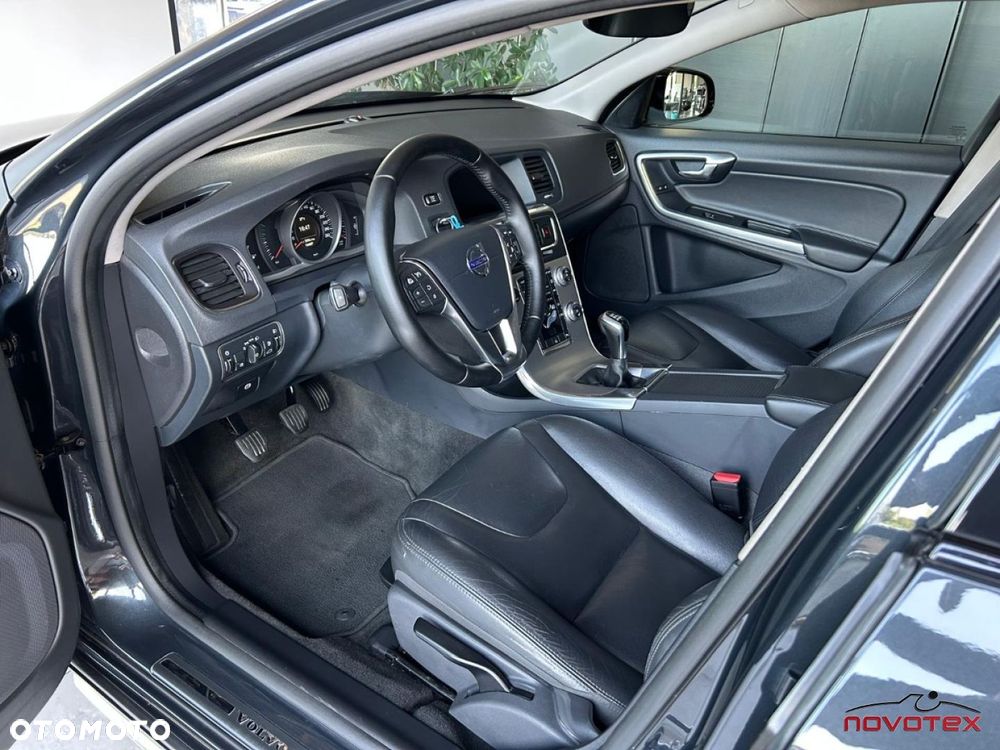 Volvo V60 Cross Country D3 Drive-E Momentum - 9