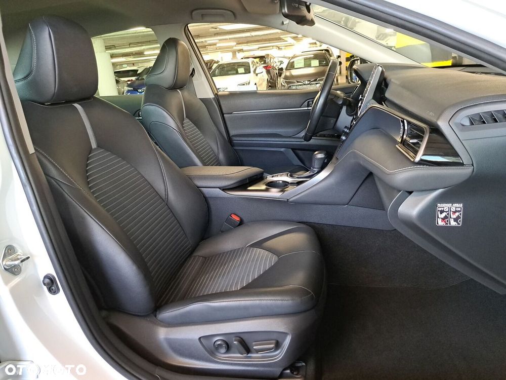 Toyota Camry 2.5 Hybrid Prestige CVT - 16