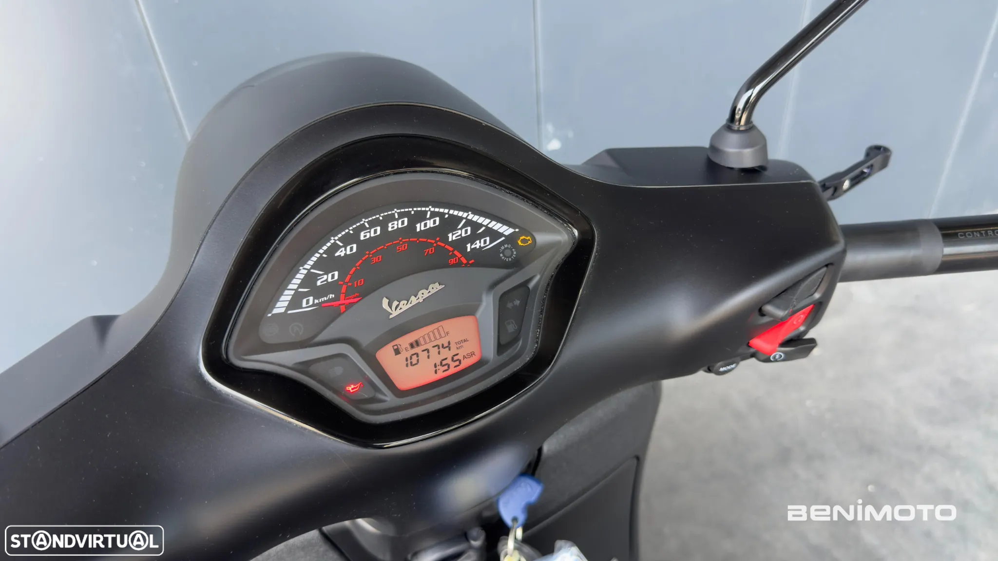 Vespa GTS Super 300 Notte - 13