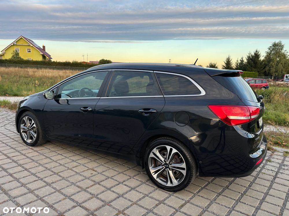 Kia Ceed 1.6 CRDi 136 ISG Dream Team Edition - 14