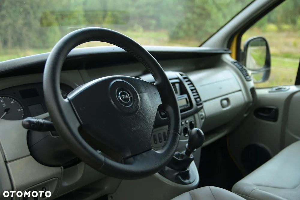 Opel Vivaro - 32