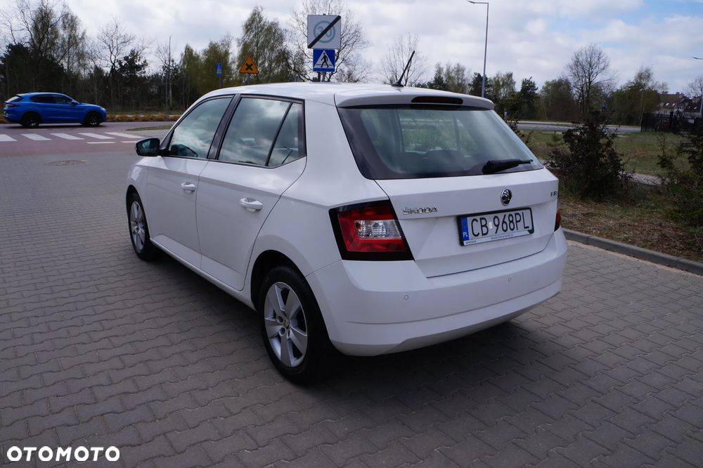 Skoda Fabia 1.0 Style Color - 6