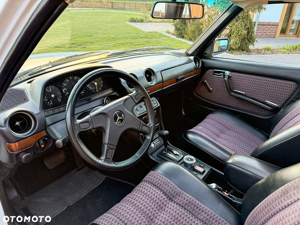 Mercedes-Benz W123 - 8