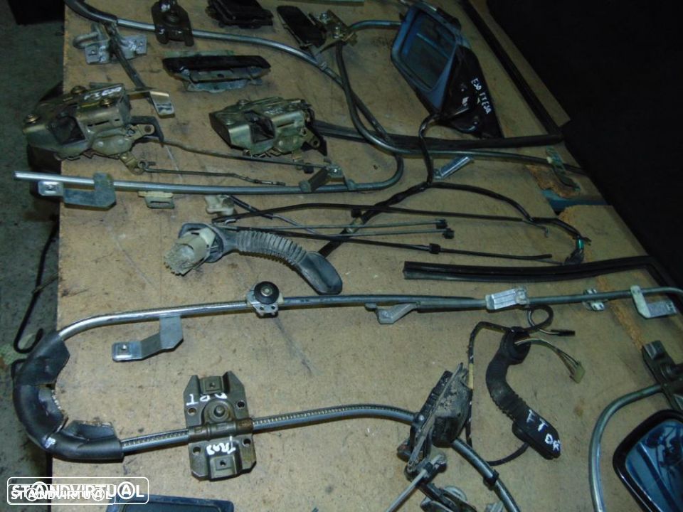 BMW E30 fase 1 várias peças - 4