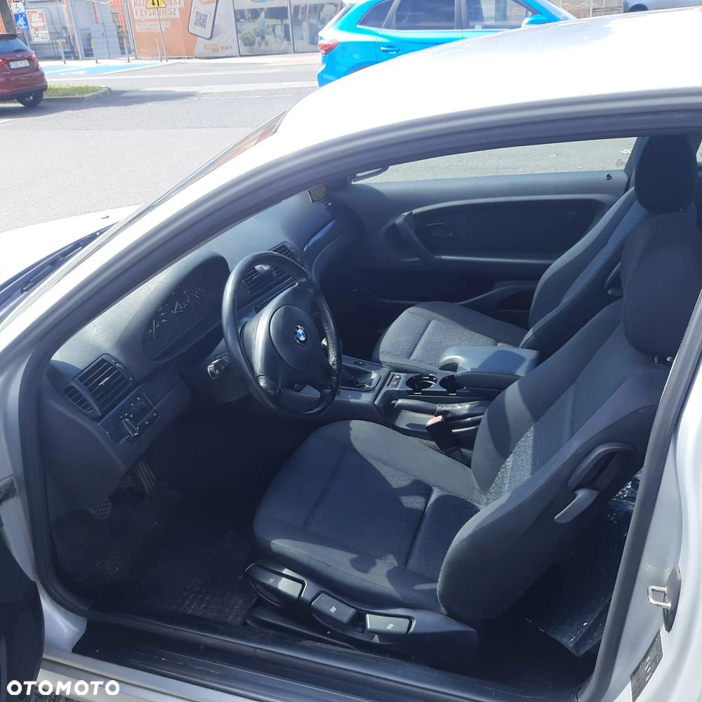 BMW Seria 3 2003 photo 4