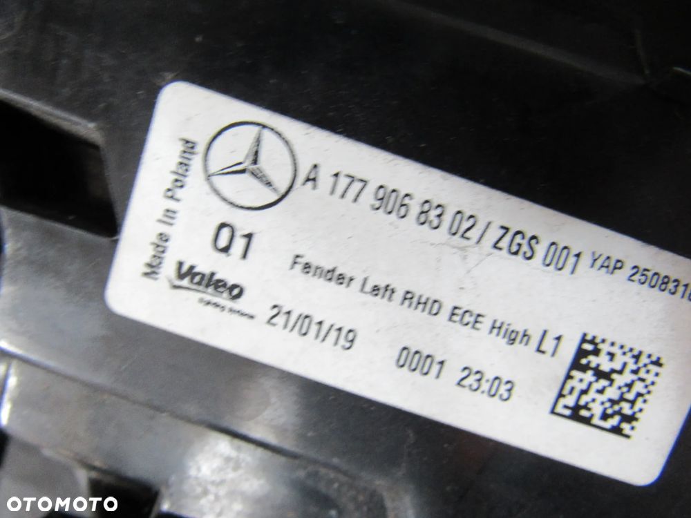 mercedes aklasa w177 tył lewa prawa lampa - 4