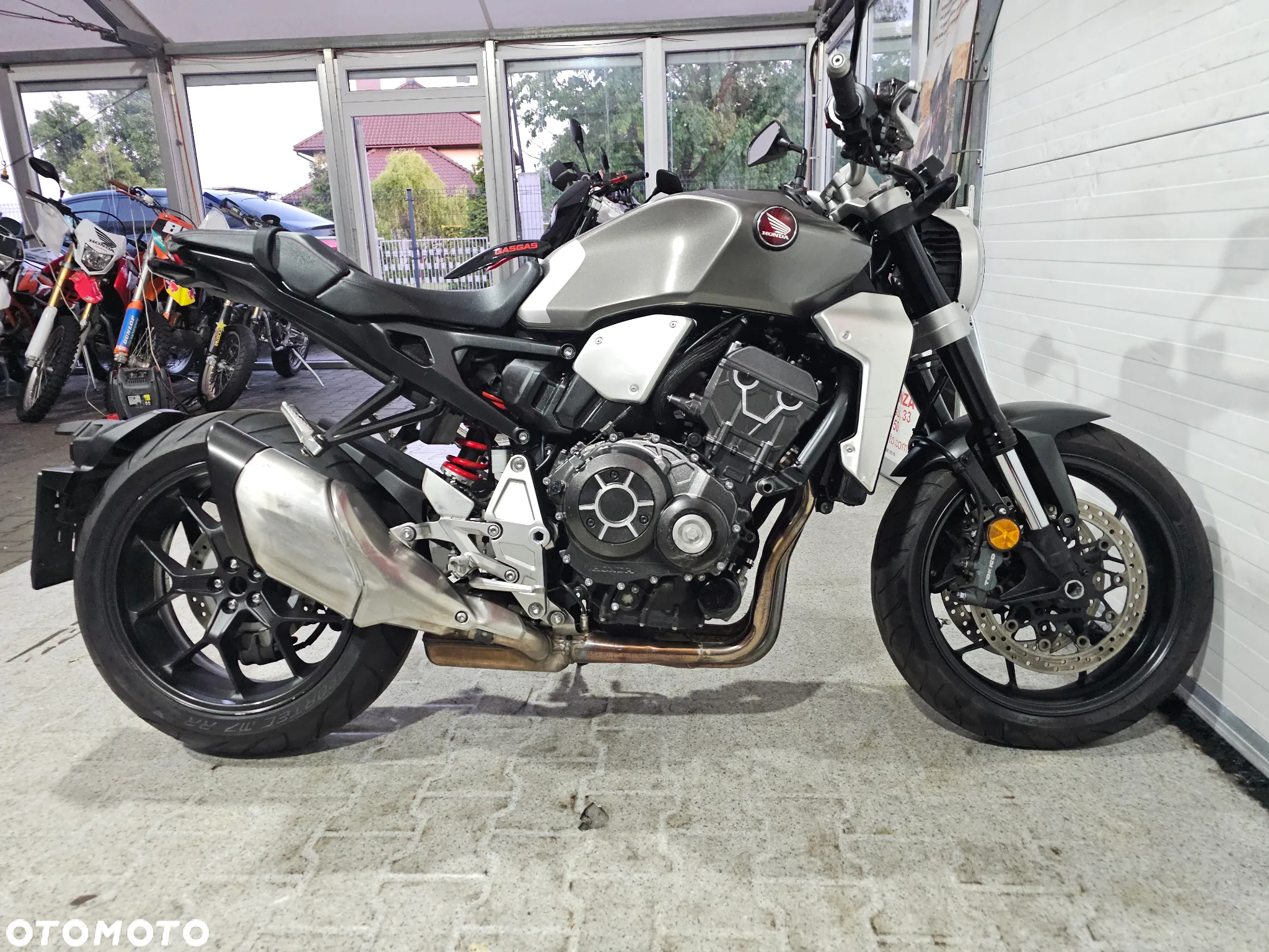 Honda CB - 23