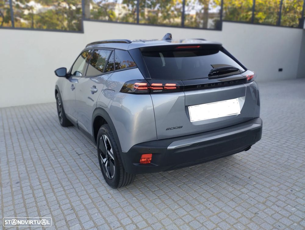 Peugeot 2008 1.2 PureTech Allure - 3