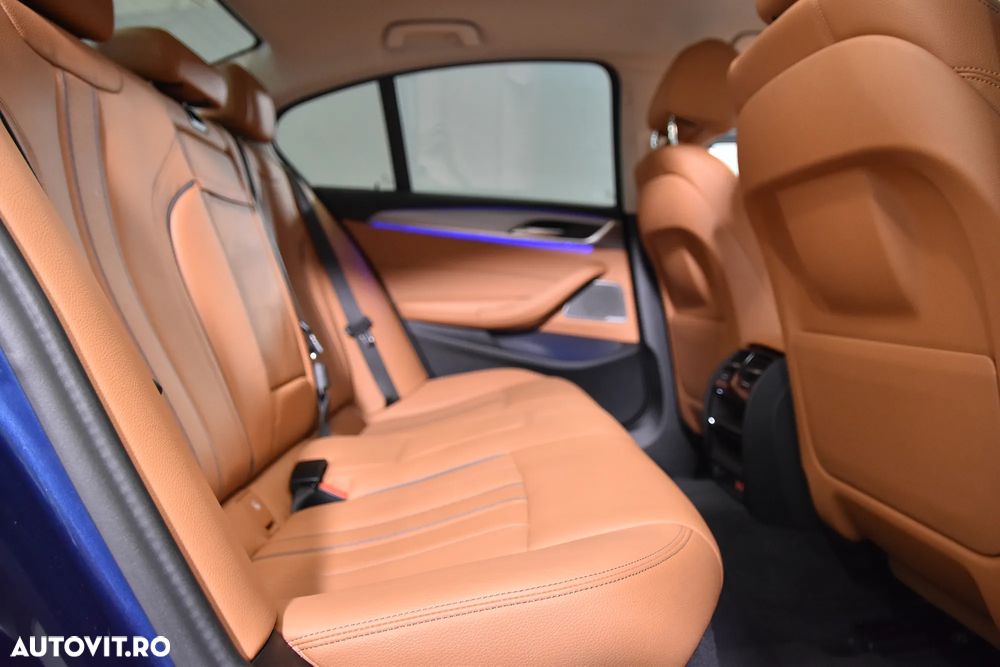 BMW Seria 5 520d AT - 13