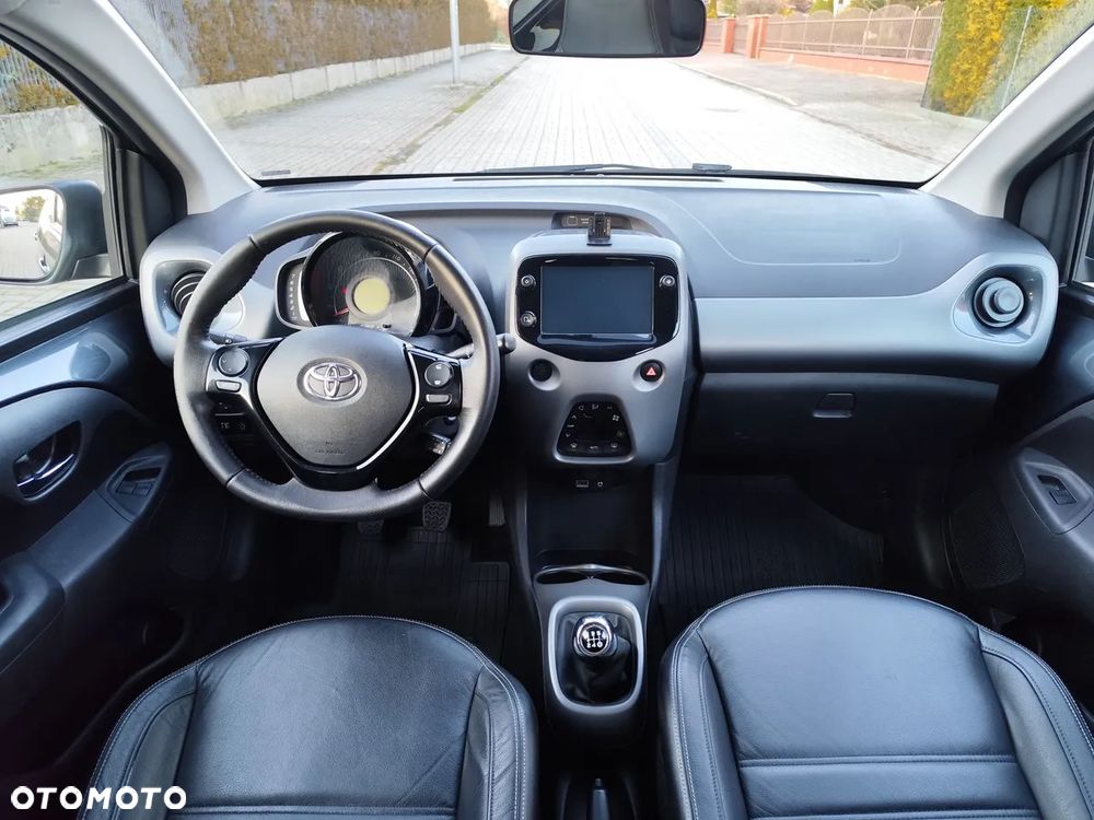 Toyota Aygo x-clusiv - 7