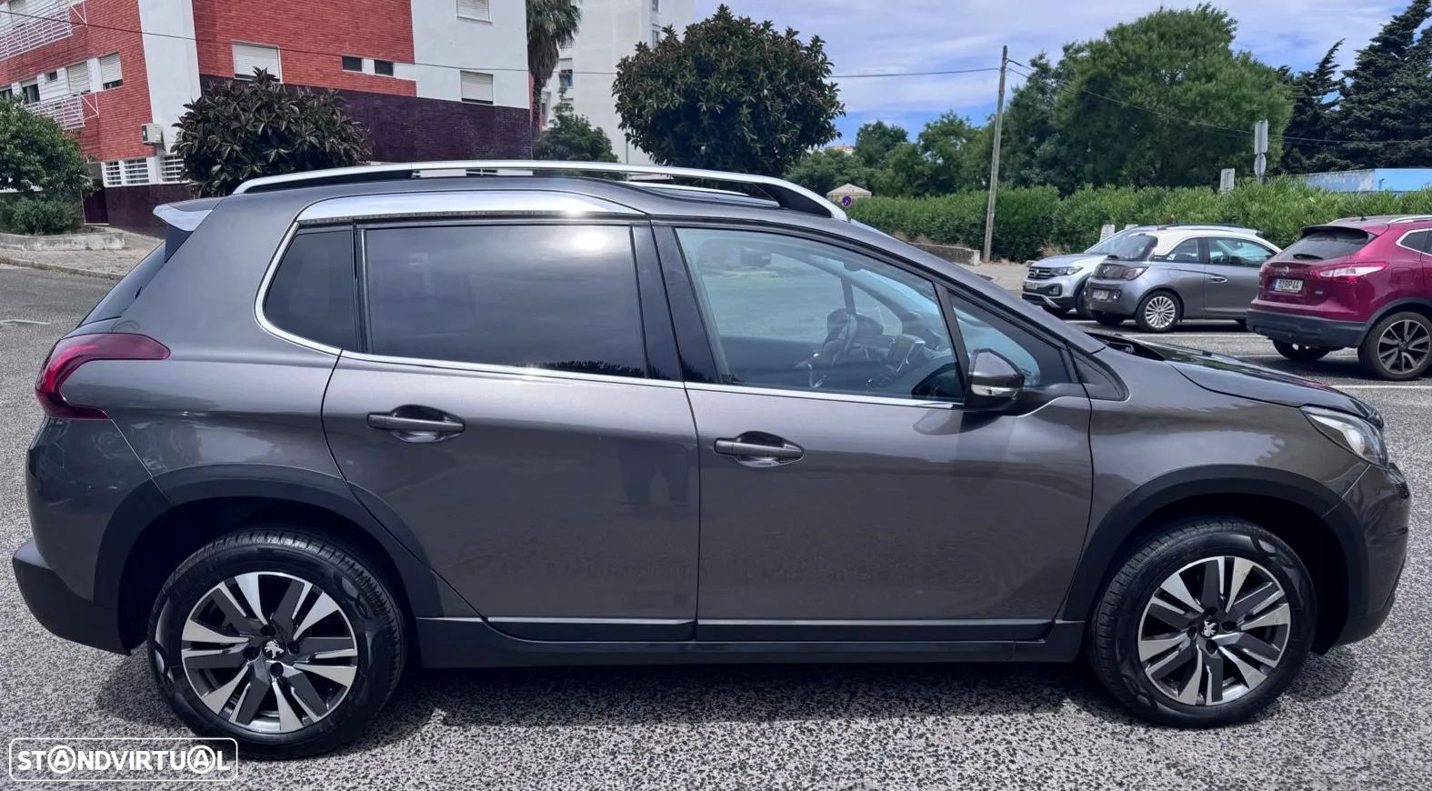 Peugeot 2008 1.2 PureTech Allure EAT6 - 1