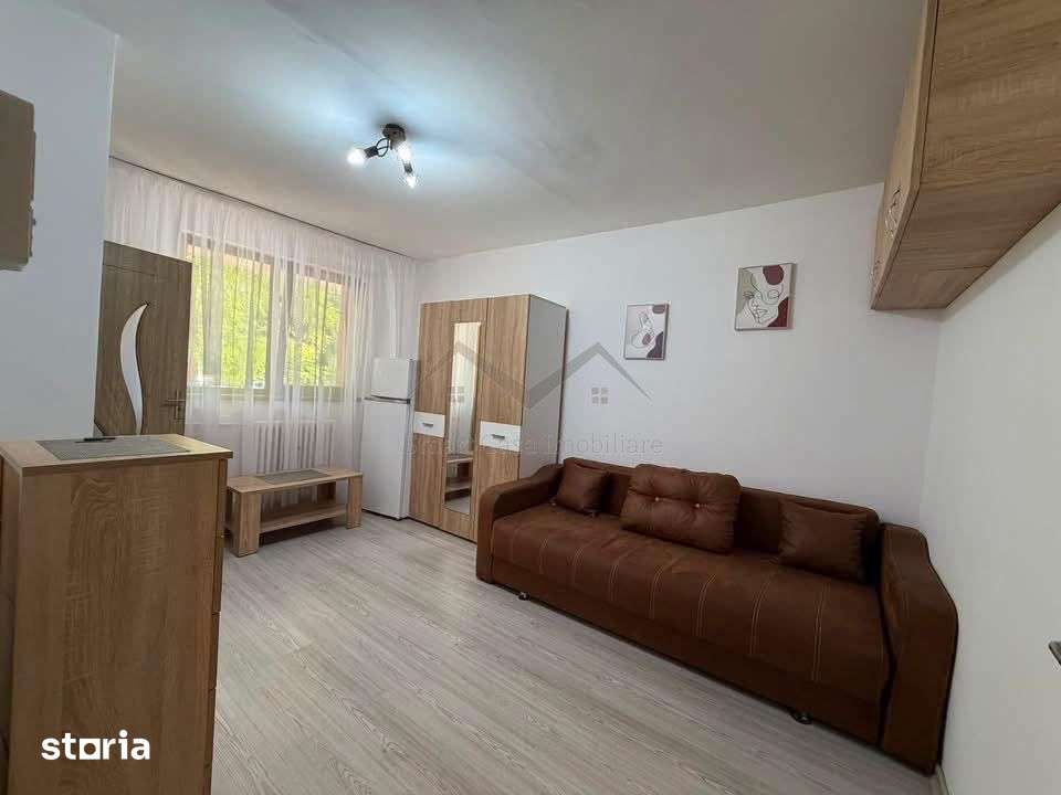 Garsoniera in bloc de apartamente Podu Ros — fotografia 1