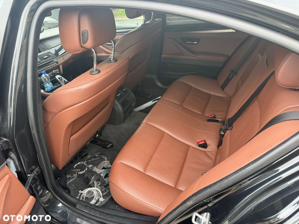 BMW Seria 5 528i xDrive - 8