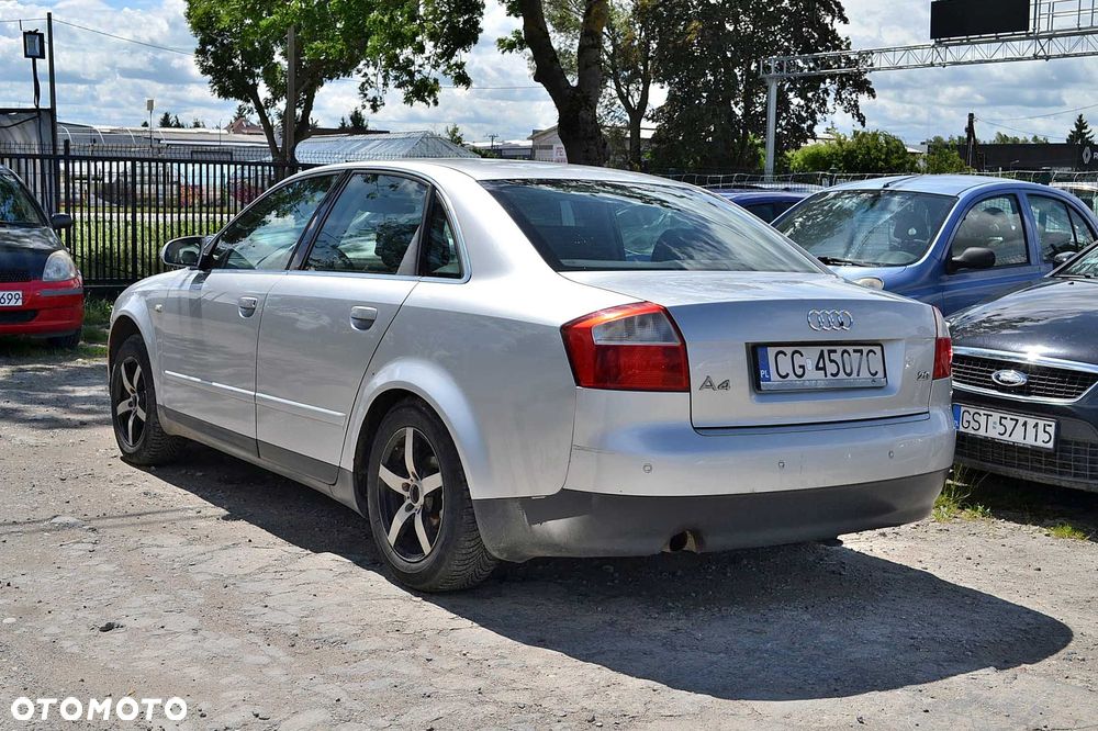 Audi A4 Limousine - 5