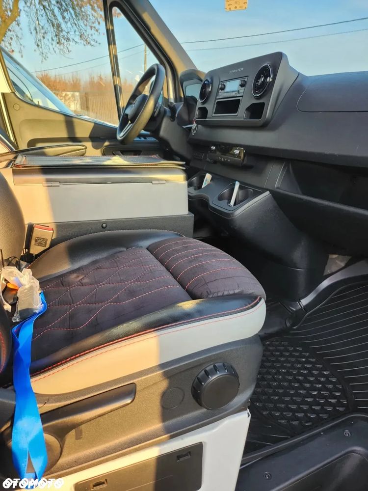 Mercedes-Benz Sprinter - 18