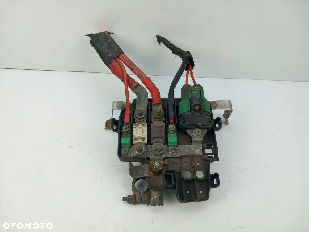 klema plusowa skrzynka bezpieczników opel vivaro a primastar renault trafic ii 2001-2014 820052003 - 1