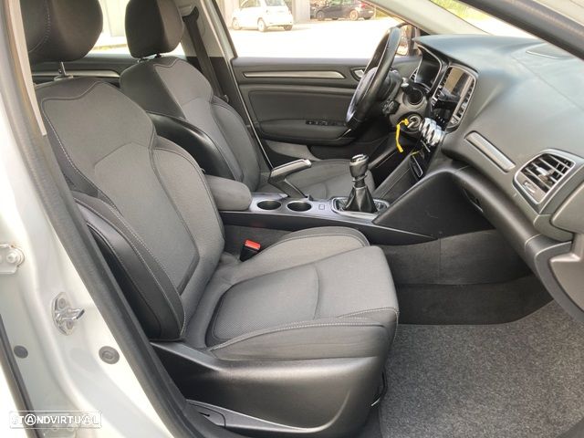 Renault Mégane Sport Tourer 1.5 Blue dCi Business - 29