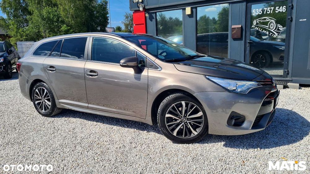 Toyota Avensis - 37