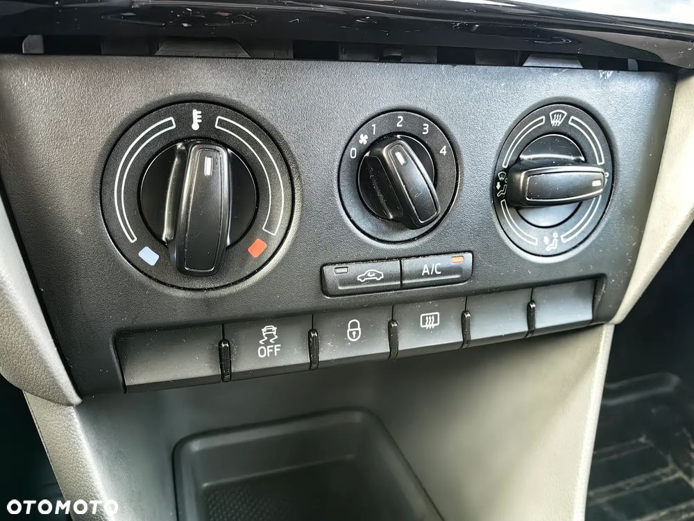 Skoda RAPID Spb 1.2 TSI Style Plus - 9