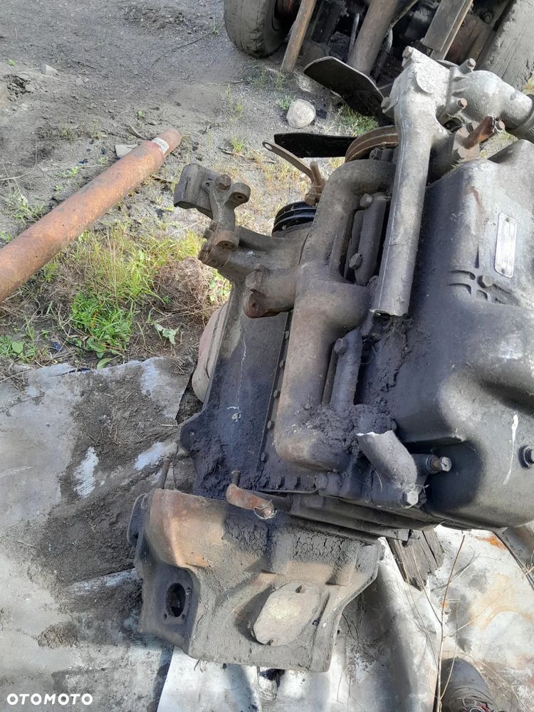 SILNIK MERCEDES 508 -608   808 - 1