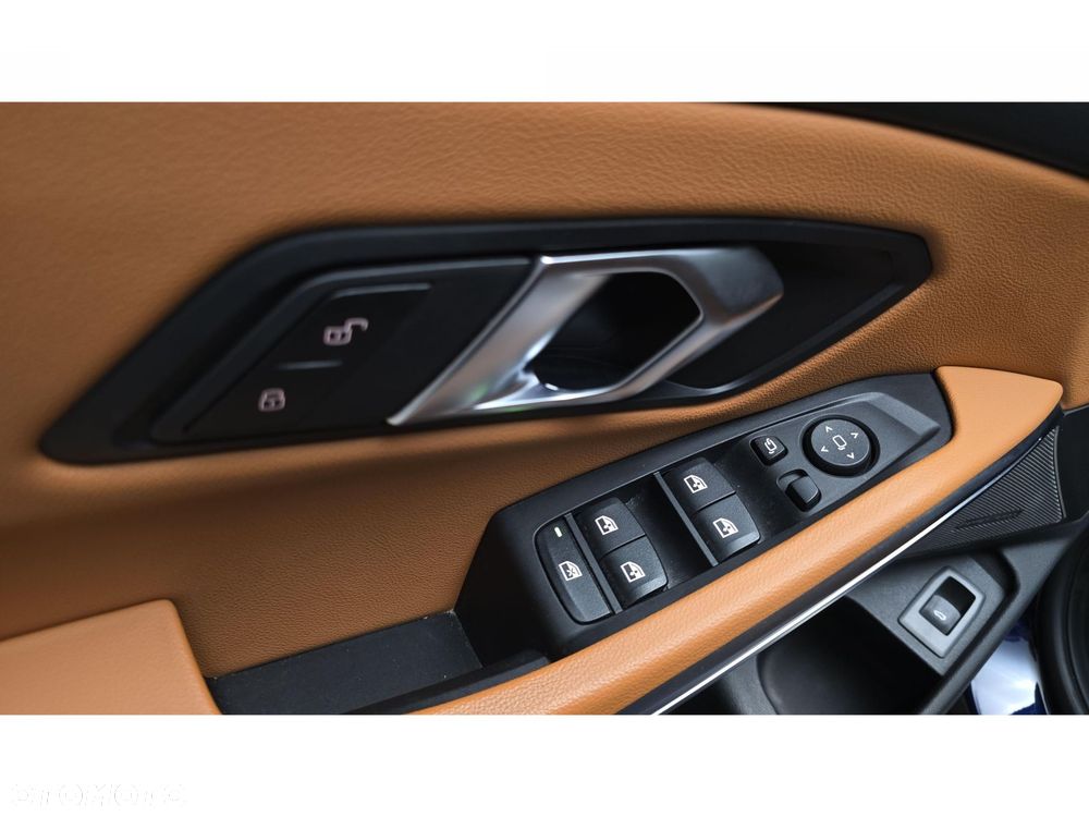 BMW Seria 3 320d xDrive M Sport - 29