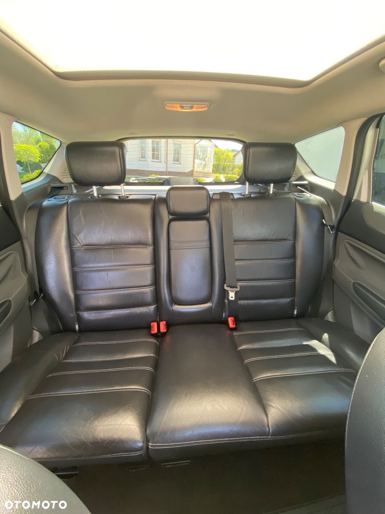 Ford Kuga 2.0 TDCi 2x4 Titanium - 12