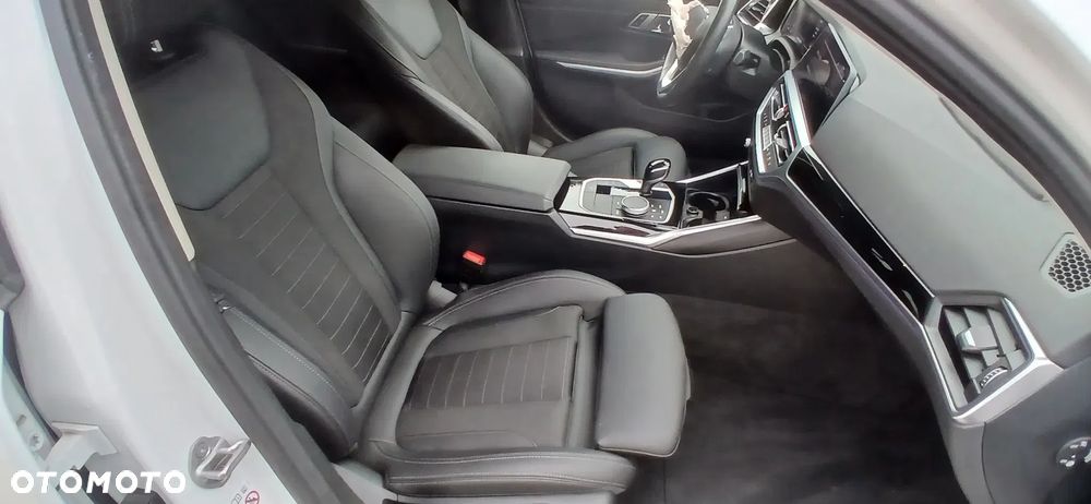 BMW Seria 3 320d Luxury Line - 12