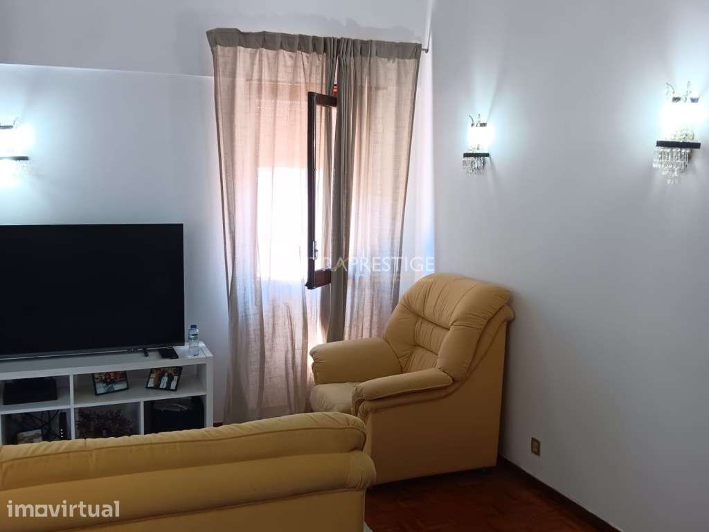 Apartamento T3 com garagem no Cacém perto da Avenida dos Bons Amigo... - Grande imagem: 3/10