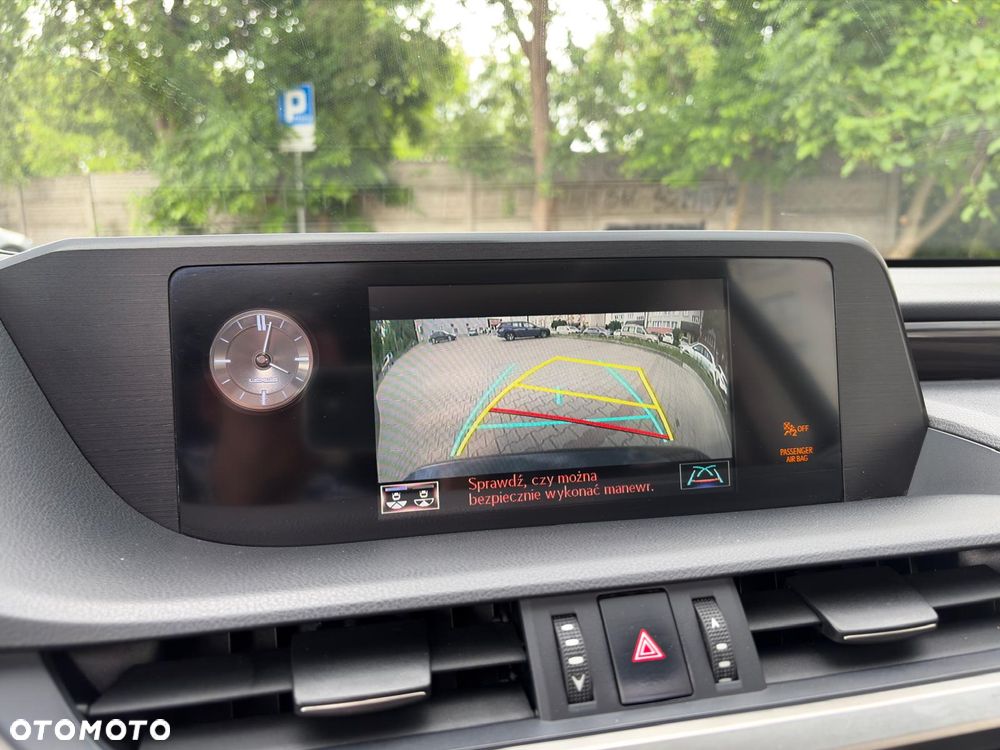 Lexus ES 300h Prestige - 33