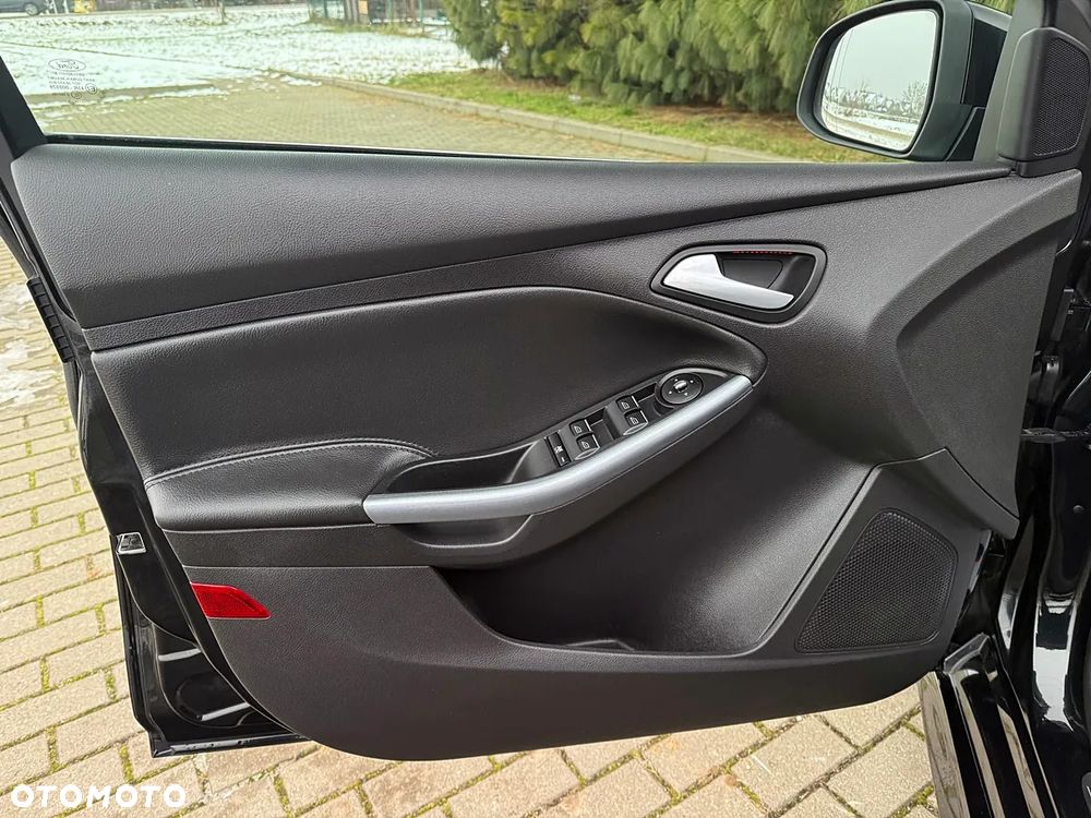Ford Focus 1.6 EcoBoost Titanium - 23