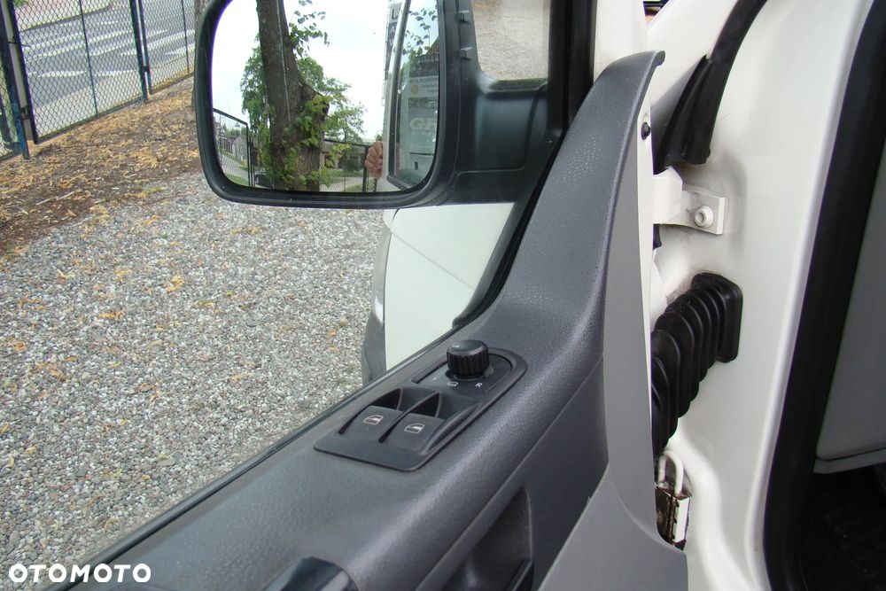 Volkswagen Transporter - 8