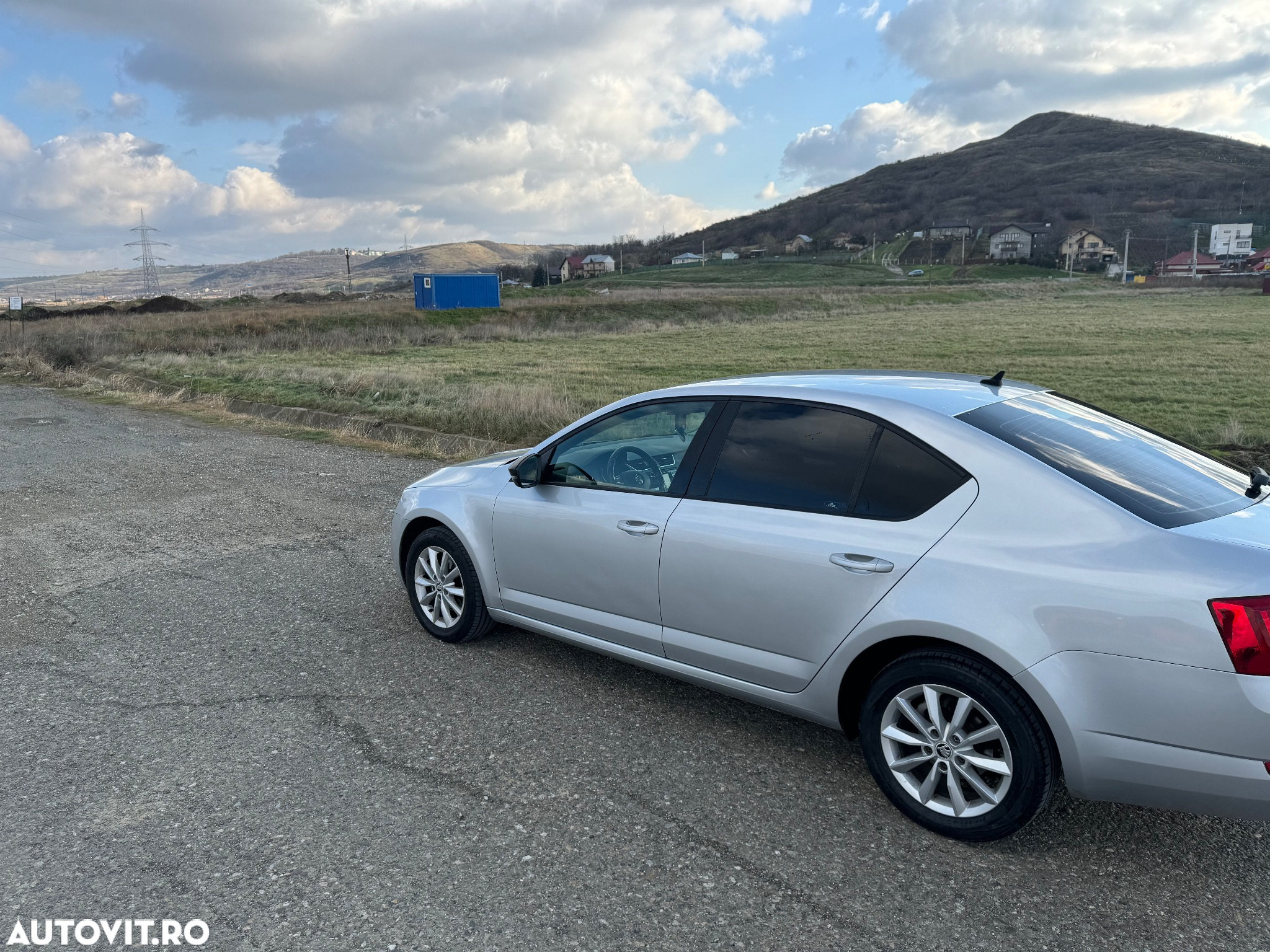 Skoda Octavia 2.0 TDI AMBITION DSG - 3
