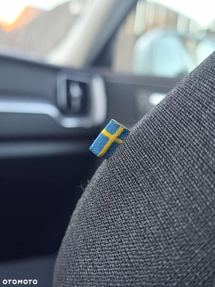 Volvo XC 60 D4 Momentum Pro - 25