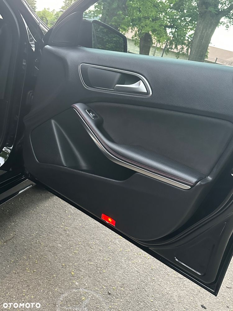 Mercedes-Benz Klasa A 200 d 7G-DCT AMG Line - 32