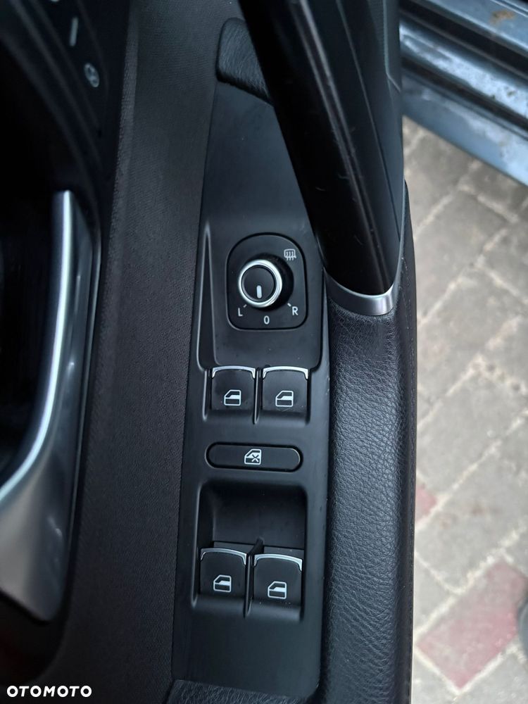 Volkswagen Passat CC 1.8 TSI Exclusive - 23