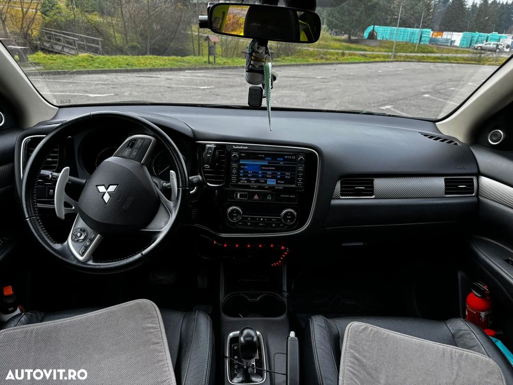 Mitsubishi Outlander 2.2L DI-D 6AT 4WD Intense A03 - 8
