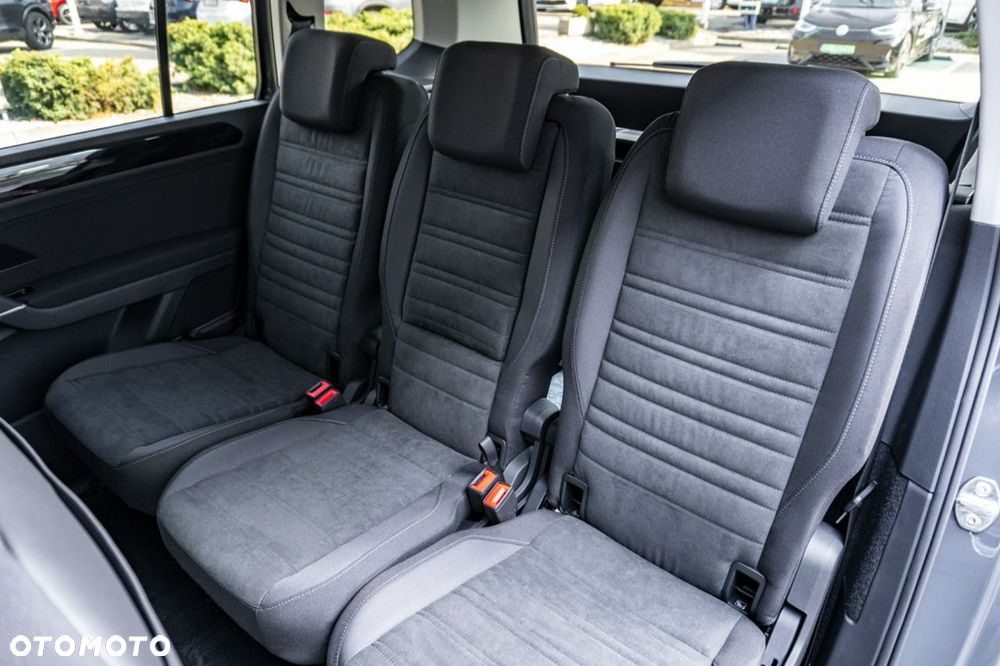 Volkswagen Touran - 23