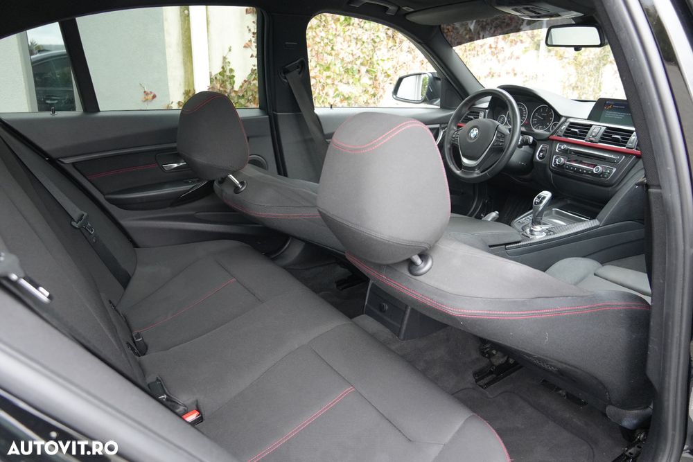 BMW Seria 3 320d Aut. Sport Line - 14