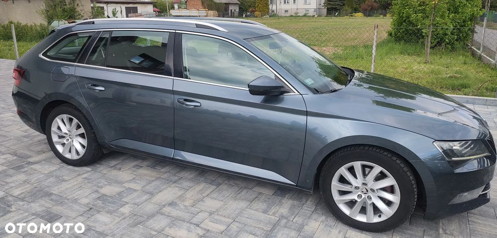 Skoda Superb 2.0 TDI Ambition DSG - 2