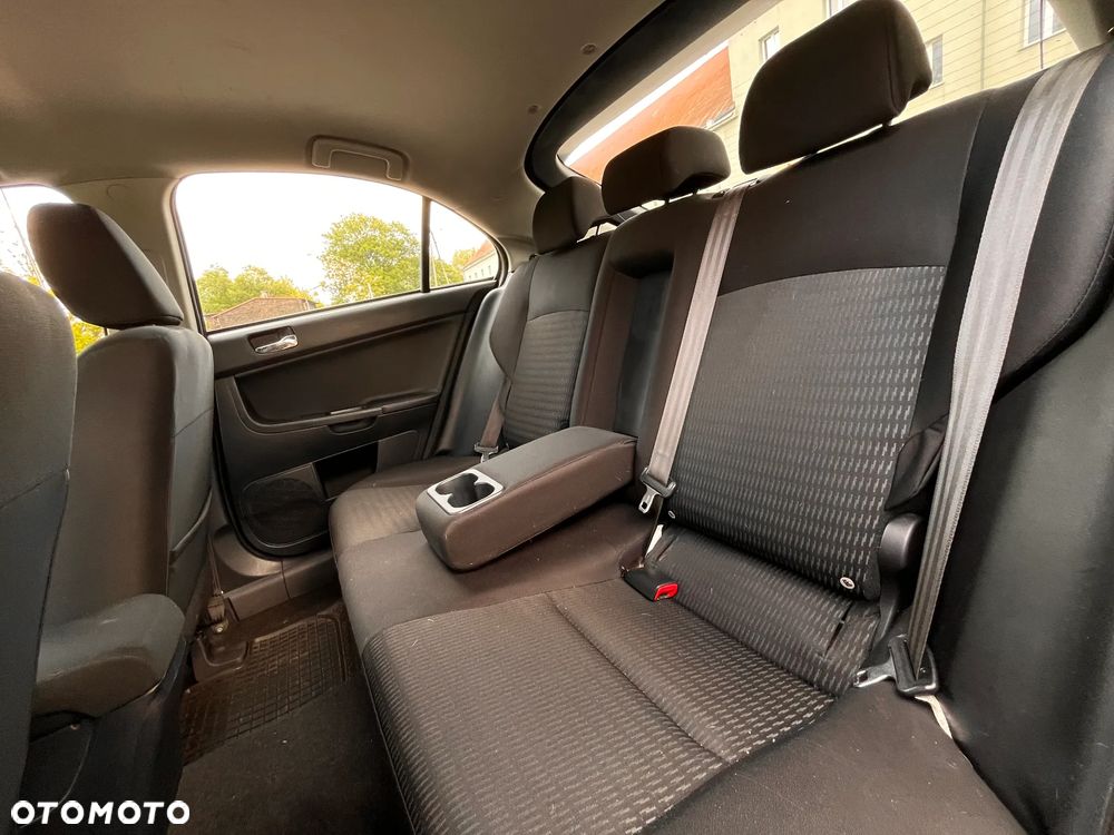 Mitsubishi Lancer 1.6 Invite - 20