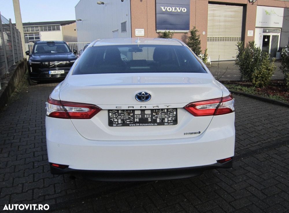 Toyota Camry Executive - 5